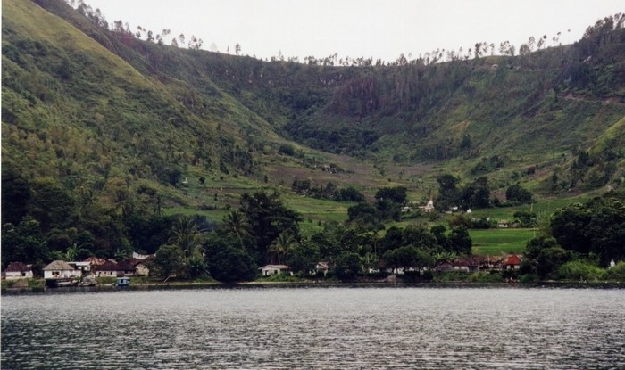  Toba lake 