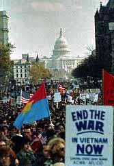 Manifestazioni di protesta contro la guerra del Vietnam negli anni '60