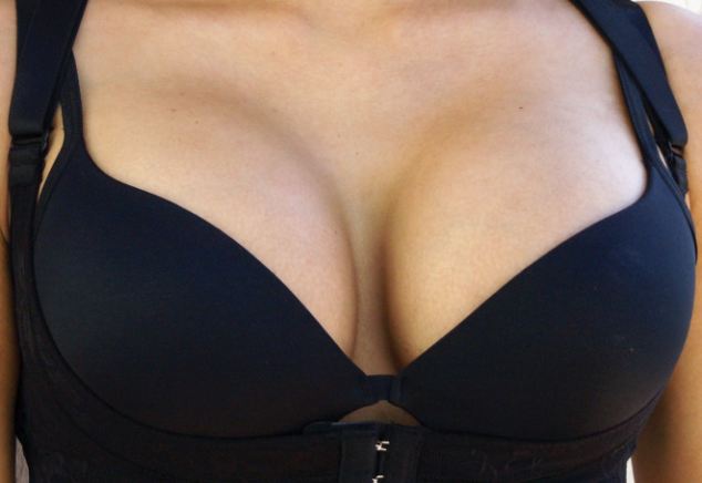 Красивая грудь 2-го размера