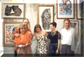 Dieci artisti per L'Avis pittori sfondo opere Mozzoni.jpg (50397 byte)