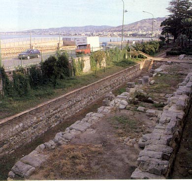 Mura greche.jpg (90196 byte)
