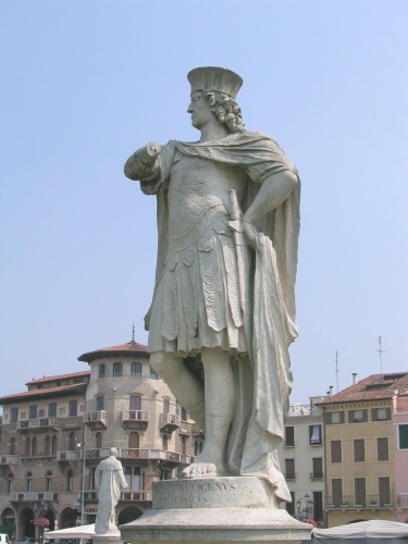 Statua di Francesco Morosini, il Peloponnesiaco, doge di Venezia - Prato della Valle (PD)
