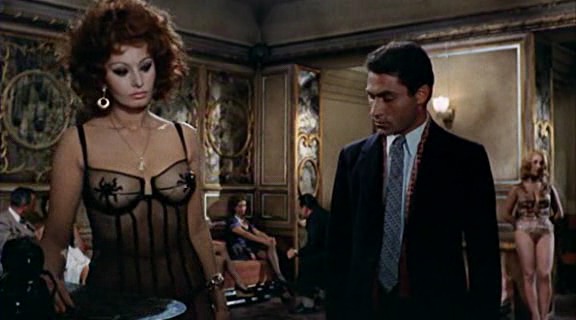 Sofia Loren in lingerie 2