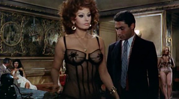 Sofia Loren in lingerie 3