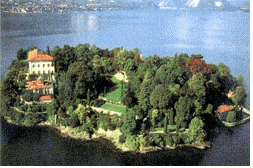 Isolla Bella di fronte a Stresa sul Lago Maggiore (30059 byte)