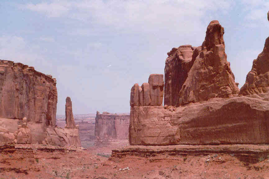 UTAH arches national park- moab.jpg (42723 byte)