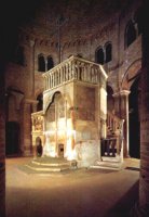>>Il santo sepolcro secondo la copia nella chiesa di santo 
Stefano a Bologna
