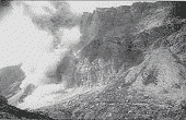 Esplosione di una mina austriaca al fianco del Lagazuoi 1916