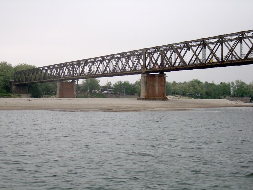 Ponte della Becca, sotto al quale si unisce il Ticino al Po