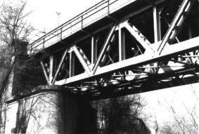 Il ponte sul fiume verde