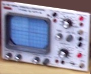 Foto di un oscilloscopio