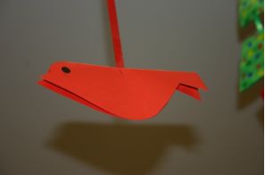 un uccellino costruito con la tecnica origami