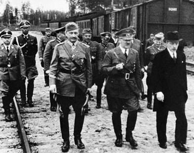 Hitler con Mannerheim alla sua dx