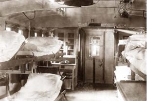 Treno ospedale tedesco grande guerra: si notano molloni alle brandine