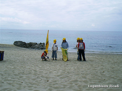 Spiagge e Fondali Puliti 2004