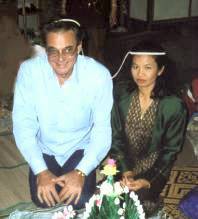 Sisto e Phon durante il matrimonio Thai