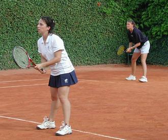 Monica Scartoni e Yasmin Angeli (dietro)