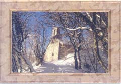 La chiesetta di Sant'Andrea tra le neve