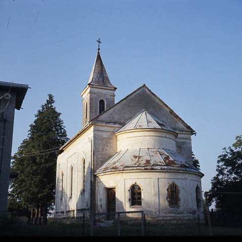 La chiesetta di Plostina,vista dal retro