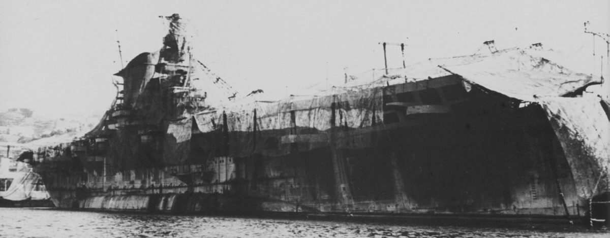 La portaerei Aquila affondata da incursori della marina del SUD