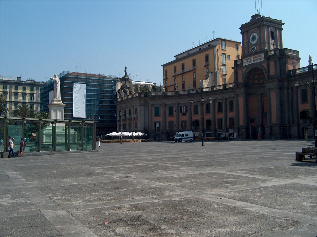 Piazza Dante 2