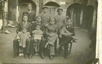 Gruppo con bambini anni '50