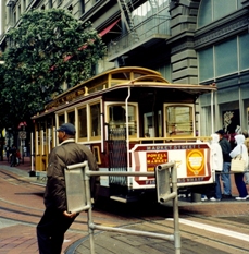 San Francisco - Partenza del cable car da Market Street