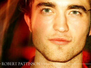 sfondo rosso di Robert Pattinson