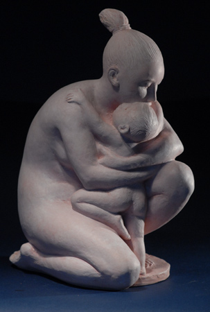 "Maternità" - Scultura di Enzo Secchi