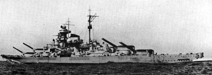 La Tirpitz in navigazione