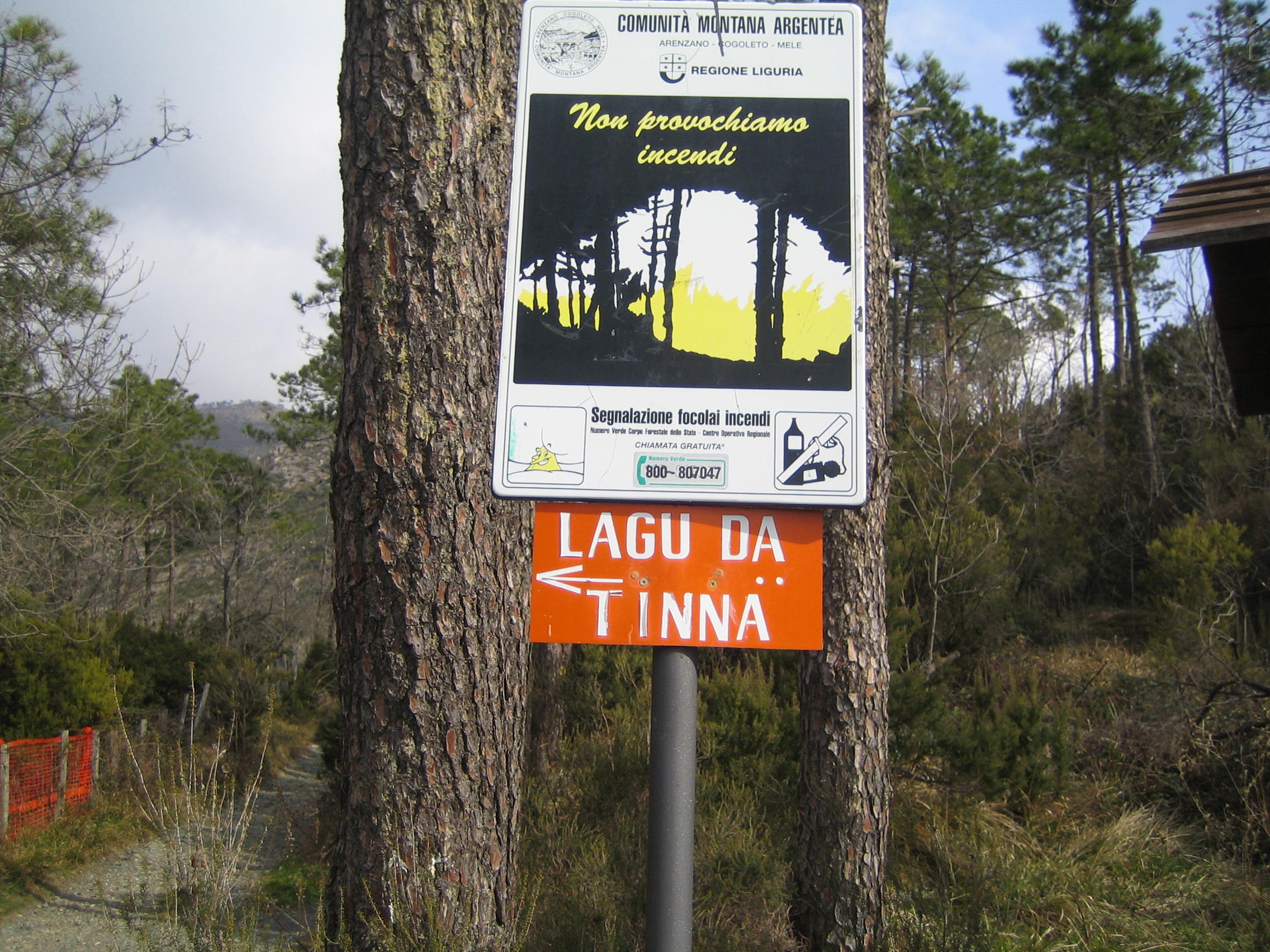 cartello indicatore Lago Tina