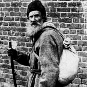Mugiko (in effetti questo  Tolstoi in uno dei suoi tradizionali atteggiamenti anticonformistici)