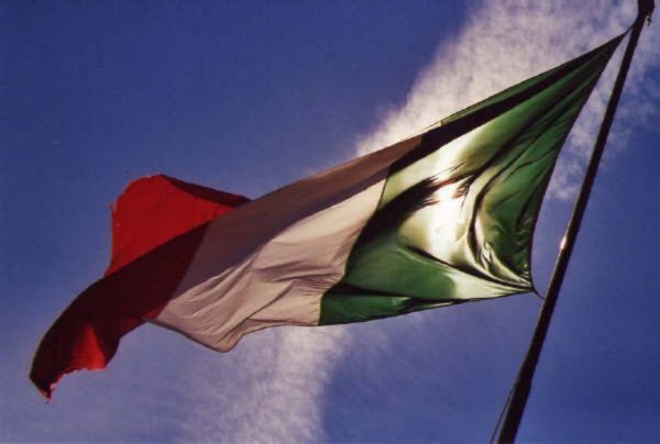 oggi chiuso: festa della Repubblica dans Avvisi bandiera.italiana