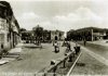 Piazza Rotonda negli anni 60 (oggi piazza Lodovico Bocchini) con la vecchia fontana del 1959