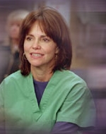 Maggie Waczinsky (Sally Field)