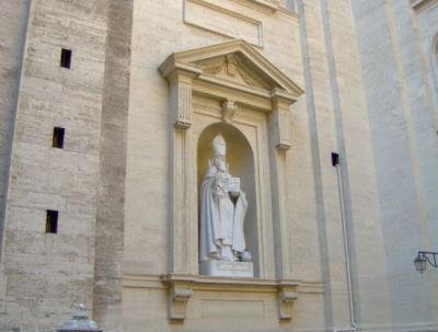 Statua di San Marone in Vaticano