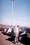 Enrico davanti a Ford Focus mare.jpg (106071 byte)