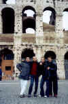 Sotto Colosseo.jpg (163012 byte)