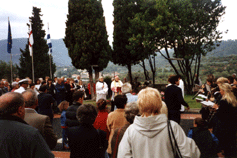 Un momento della cerimonia di benedizione del Presepio sul Sagrato di S.Sabina