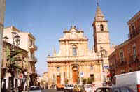 Agira - Chiesa di San Antonio di Padova e piazza principale d'Agira (piazza garibaldi) - Foto di Giambattista Scivoletto