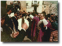 padre Pasquale benedice la banda musicale al suo esordio