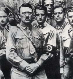 Adolf Hitler all'inizio della sua carriera