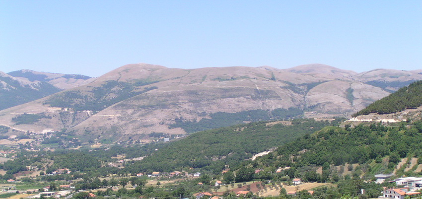 Il Monte Cucuzzone visto da lontano