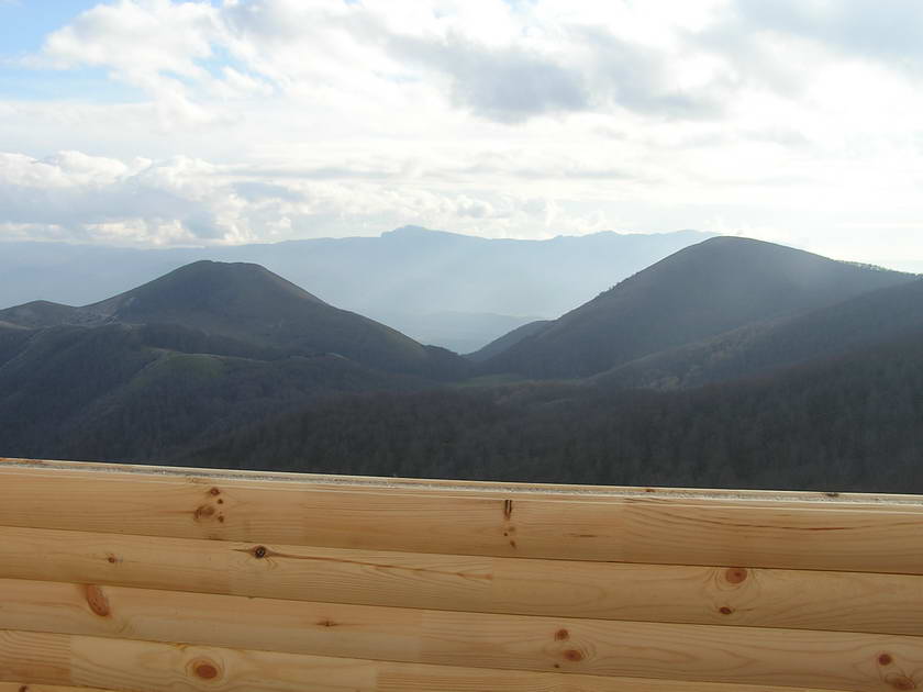 Panorama dal Rifugio Gregoriano: Serra Melara, Monte Ogna, Massiccio degli Alburni
