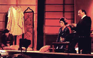 Madama Butterfly.jpg (54963 byte)