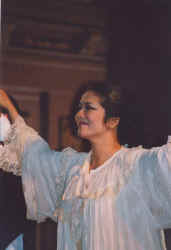 Traviata Mina Tasca Yamazaki soprano.jpg (26761 byte)