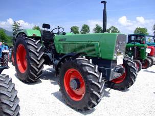 800px-Fendt_Favorit_4S_127PS_1967.jpg