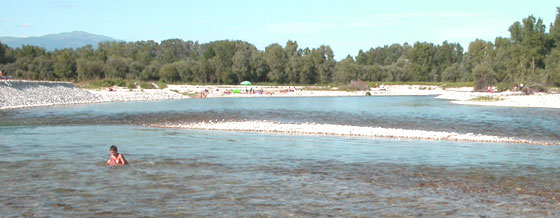il fiume Brenta e le sue spiagge-river Brenta and its beaches near Carmignano di Brenta 25 km from our house