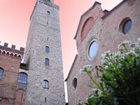 Il Duomo e la torre del Comune 54 m.