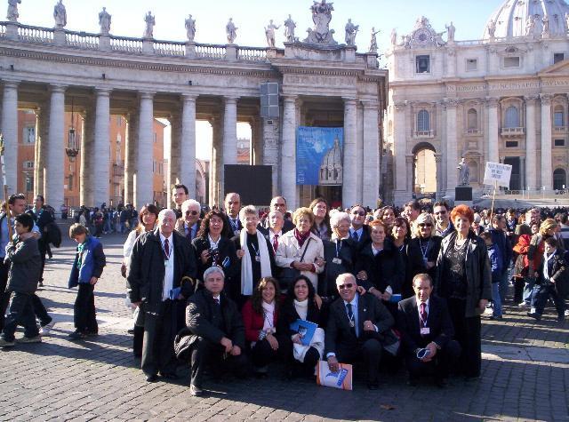 coralevaticano.jpg - La Corale Immacolata in Vaticano per il convegno "Perosiano" organizzato dall'Associazione Santa Cecilia di Roma (Novembre 2006)